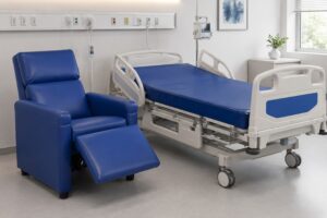 Quarto de hospital com colchão impermeavel e cadeira impermeavel